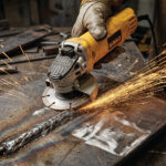 DEWALT DWE8210PL-B1 PADDLE SWITCH GRINDER 125MM 5'' 850W - Image 3